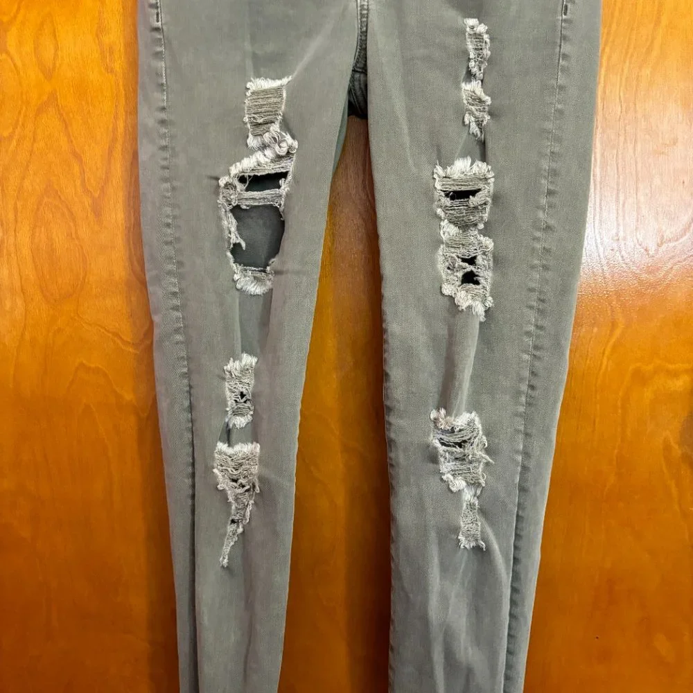 AMERICAN EAGLE JEANS 4 Green‎ Super Stretch Distressted